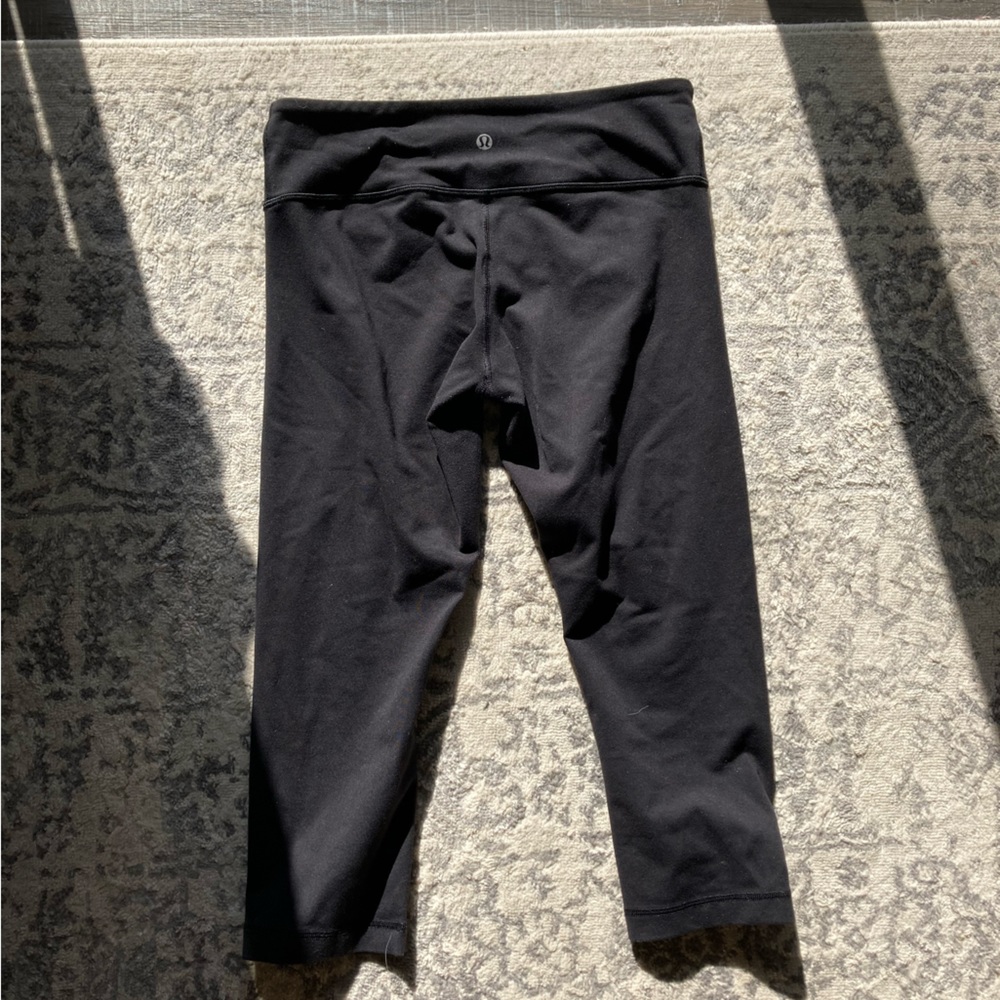 Lululemon crop black leggings